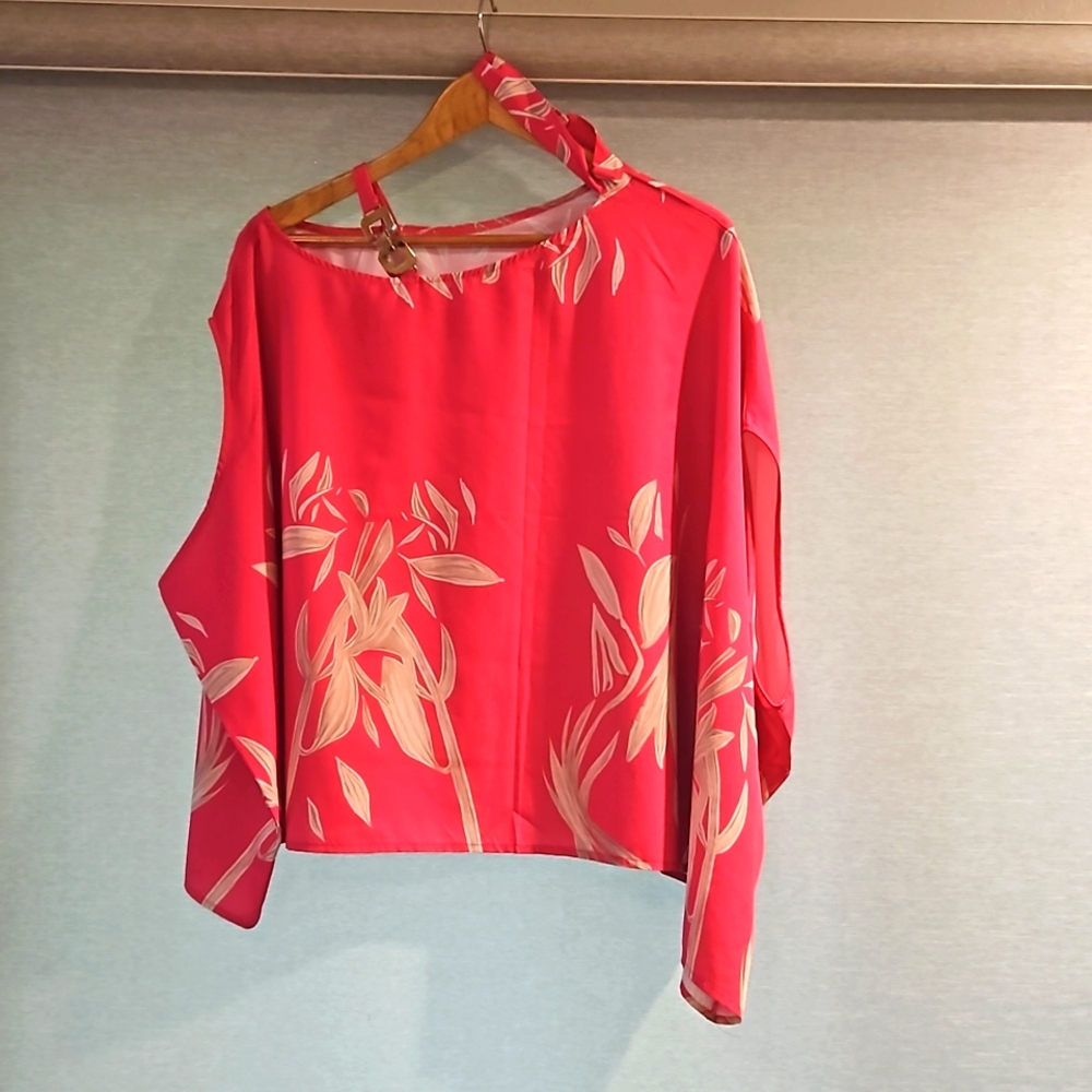 NEW Chic me Pink Top with beige leaf design and gold buckle neck strap